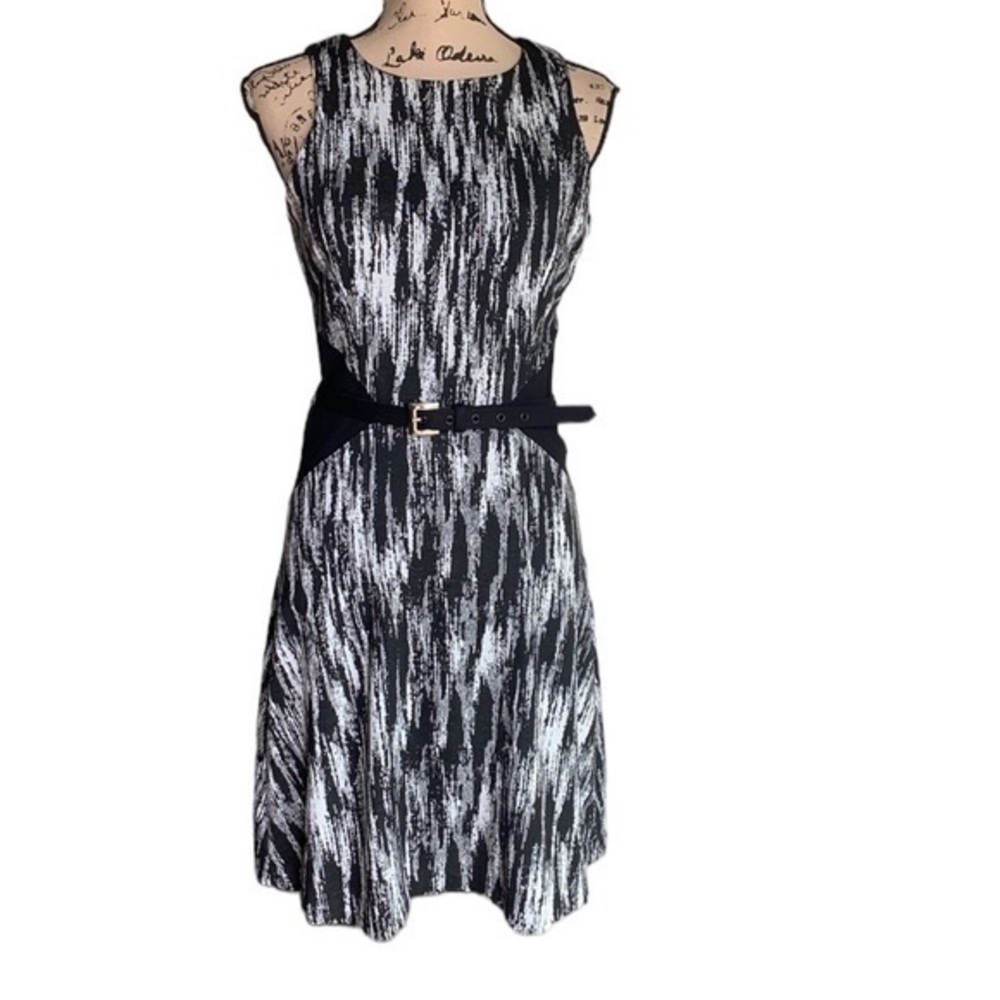Cache Sleeveless Black White Shift Dress Sz 8